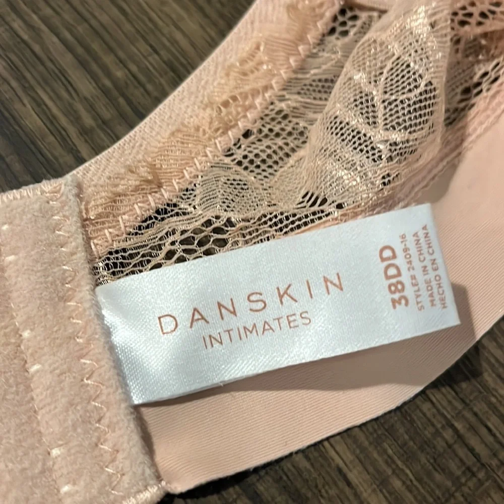 Danskin underwire lace